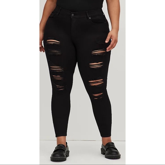 torrid Denim - Torrid BOMBSHELL SKINNY JEANS PREMIUM STRETCH distressed jean Plus Size 18R 18.